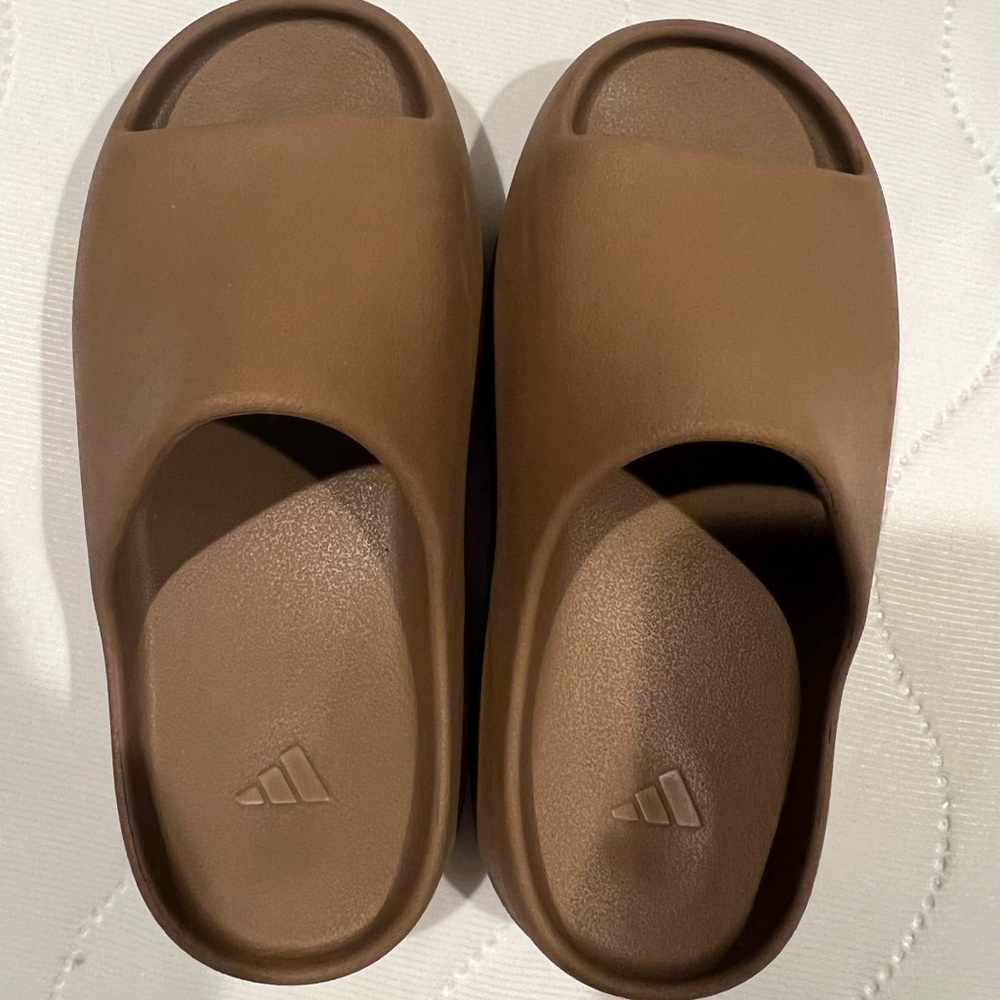 Adidas Slides Kids Ochre ( Kids ) size 3